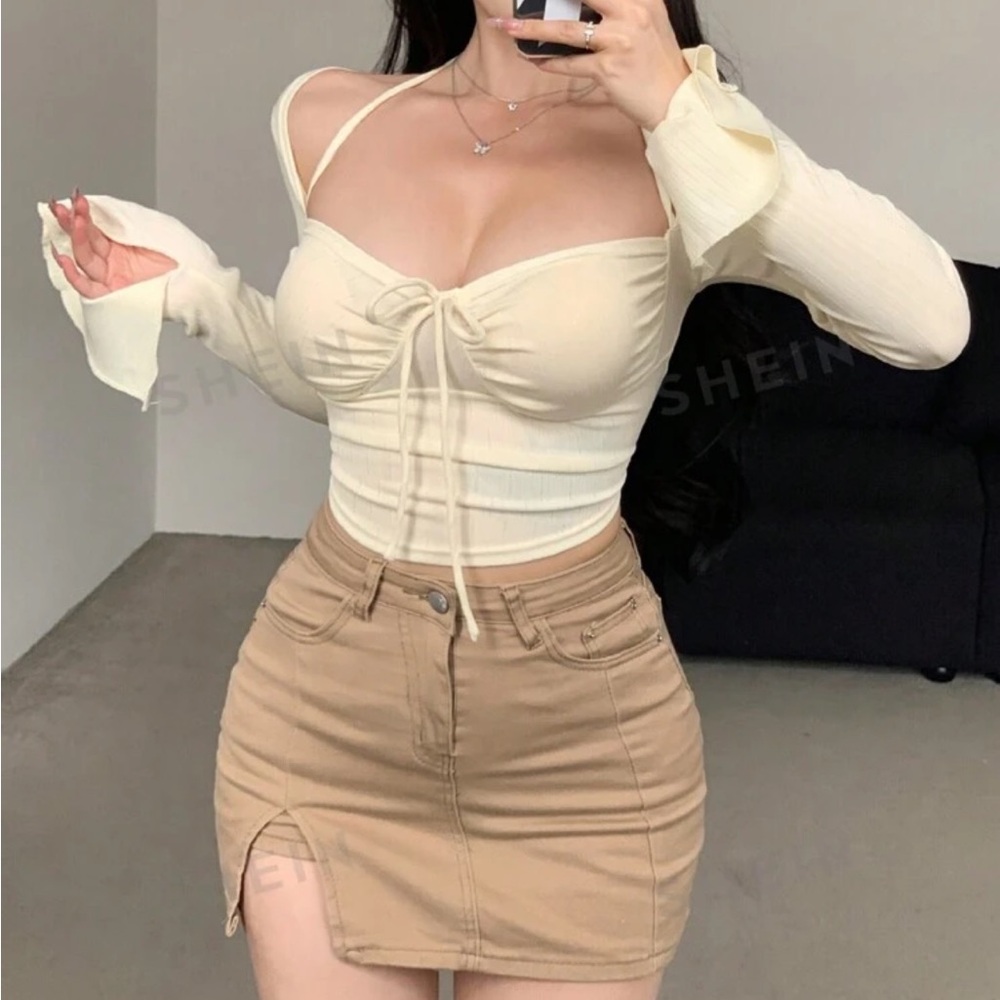 Long sleeve halter top